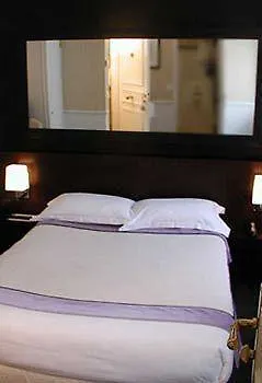 Le Clos Medicis Paris