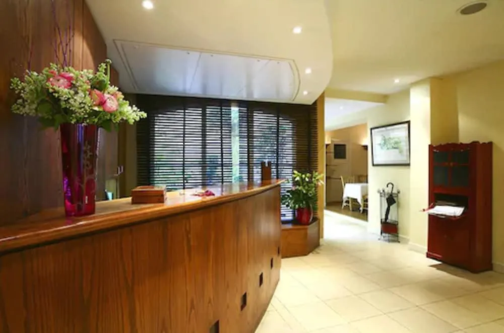 Le Clos Medicis Paris 3*,
