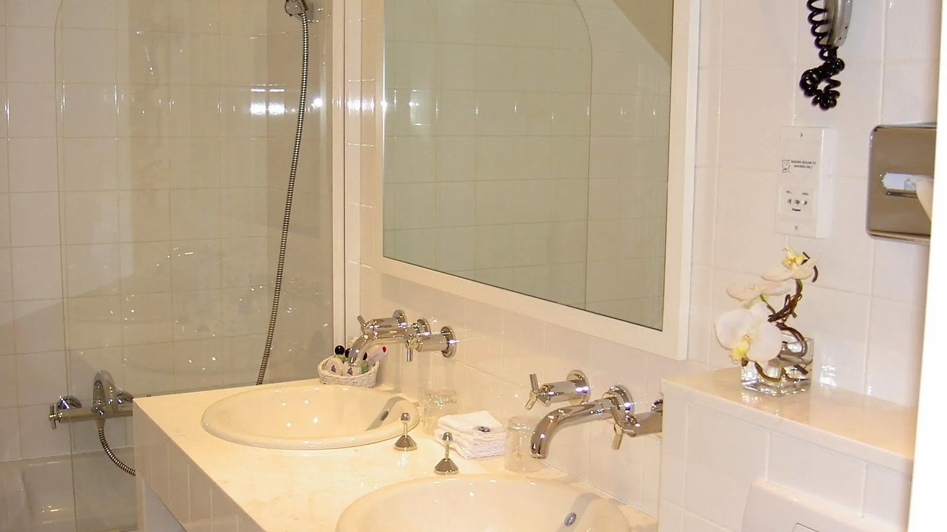 Le Clos Medicis Paris Hotel